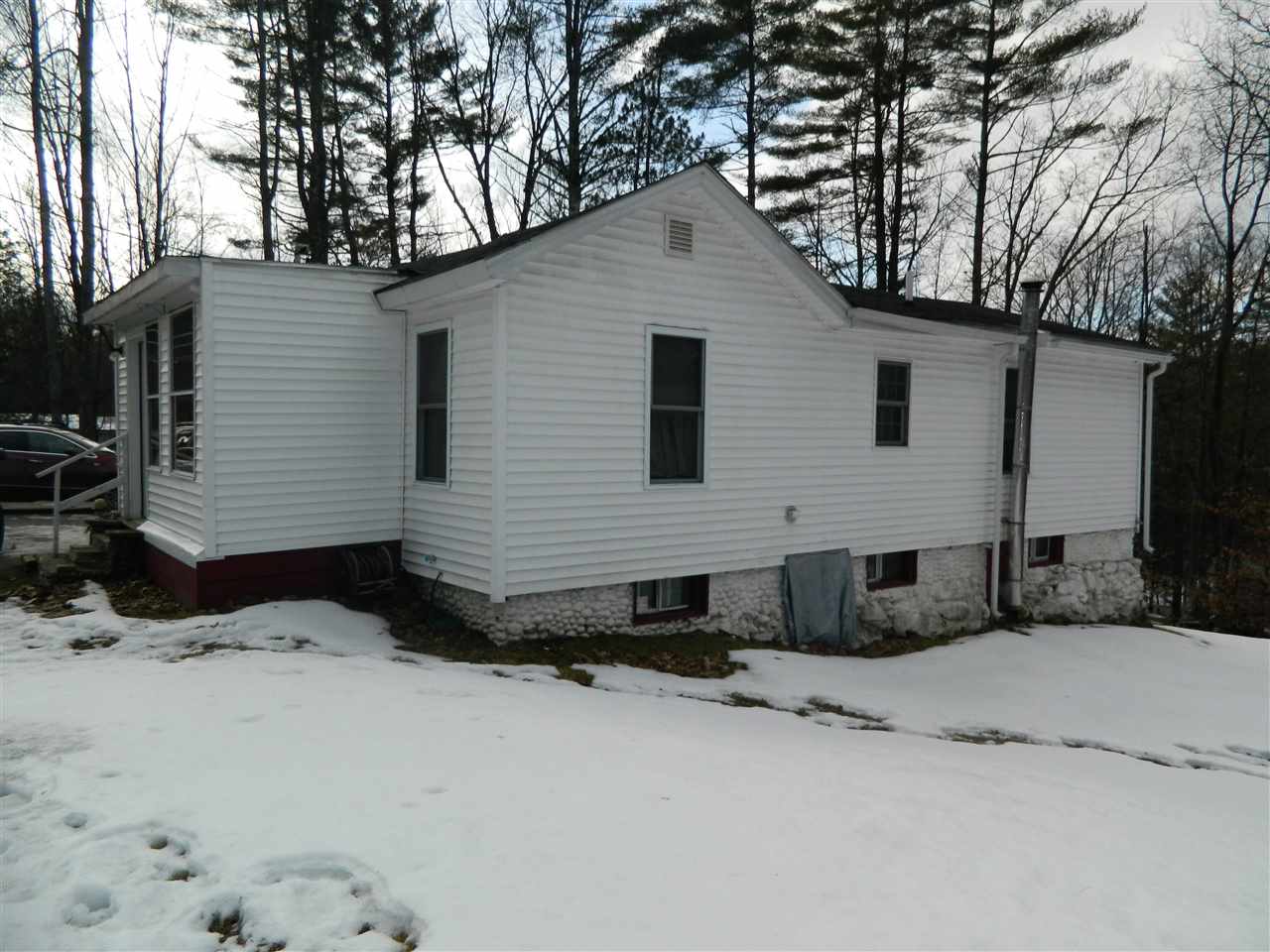 352 New Hampton Road Franklin, NH 03235 - Photo 3 of 37