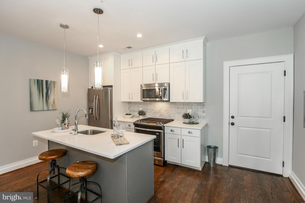 2303 Ontario Road Northwest, Unit 8 Washington, DC 20009 - Photo 5 of 15 Kitchen