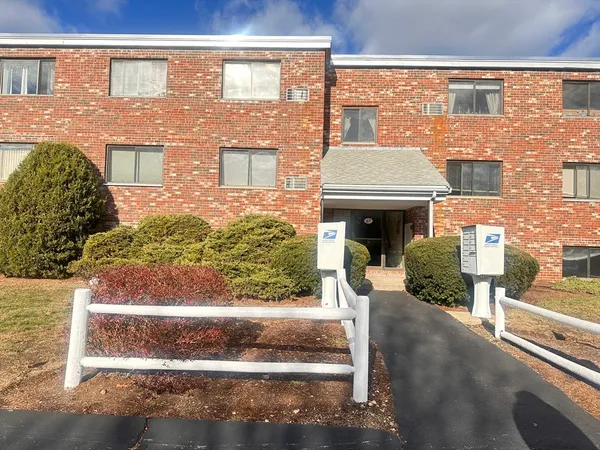 $1,700 | 67 Milliken Avenue, Unit 21B, Franklin, MA 02038