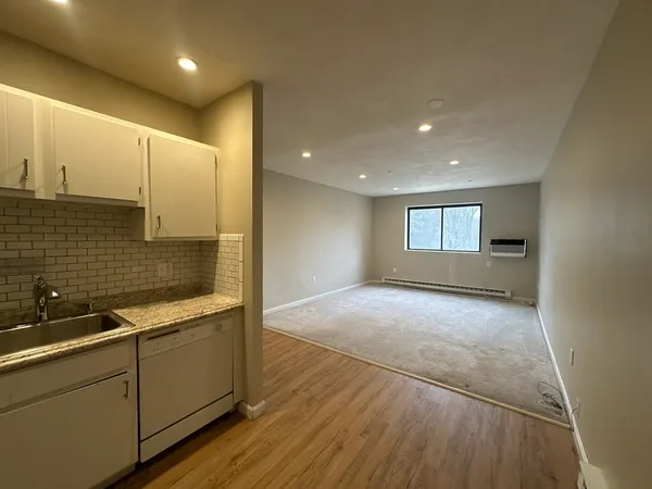 $1,700 | 67 Milliken Avenue, Unit 21B, Franklin, MA 02038