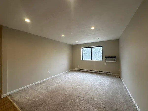$1,700 | 67 Milliken Avenue, Unit 21B, Franklin, MA 02038