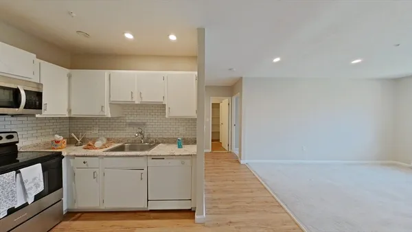 $1,700 | 67 Milliken Avenue, Unit 21B, Franklin, MA 02038