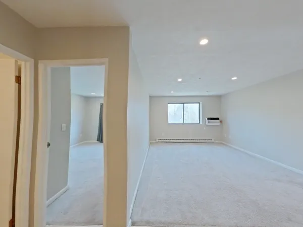 $1,700 | 67 Milliken Avenue, Unit 21B, Franklin, MA 02038