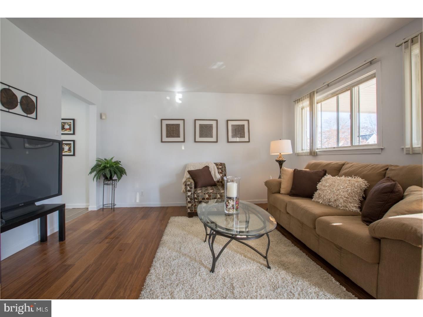 2447 Secane Road Secane, PA 19018 - Photo 5 of 24 Living Room
