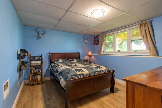 $399,900 | 287 Lakeview Drive, Newport, VT 05855