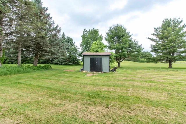 $399,900 | 287 Lakeview Drive, Newport, VT 05855