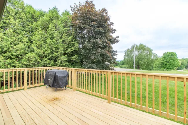 $399,900 | 287 Lakeview Drive, Newport, VT 05855