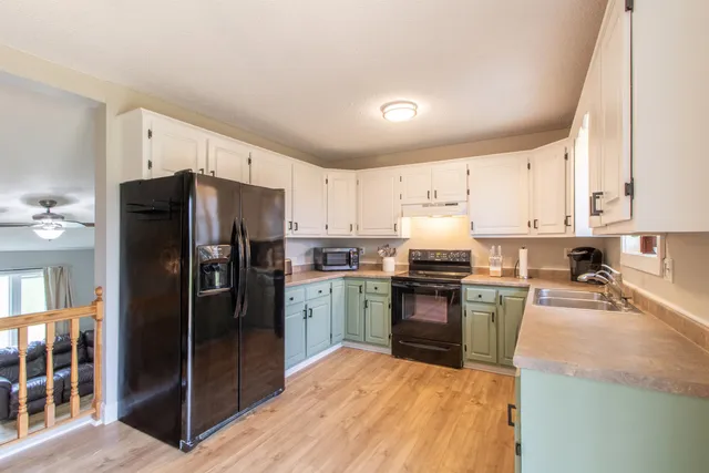 $399,900 | 287 Lakeview Drive, Newport, VT 05855