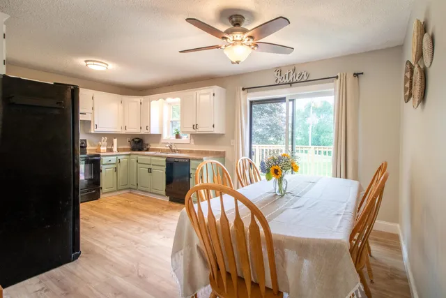 $399,900 | 287 Lakeview Drive, Newport, VT 05855