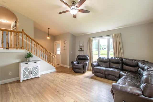 $399,900 | 287 Lakeview Drive, Newport, VT 05855