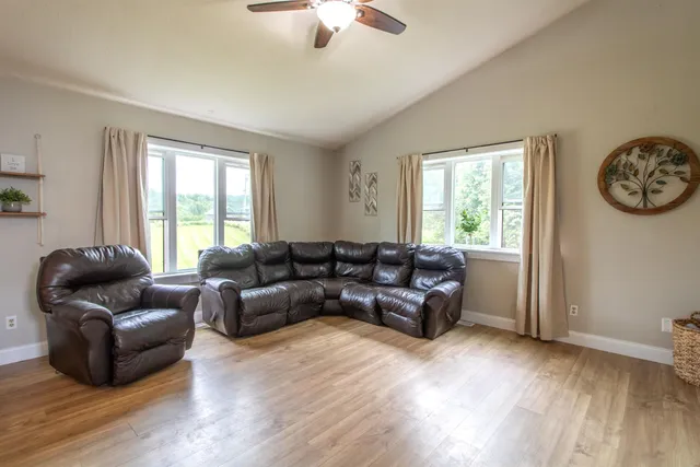 $399,900 | 287 Lakeview Drive, Newport, VT 05855