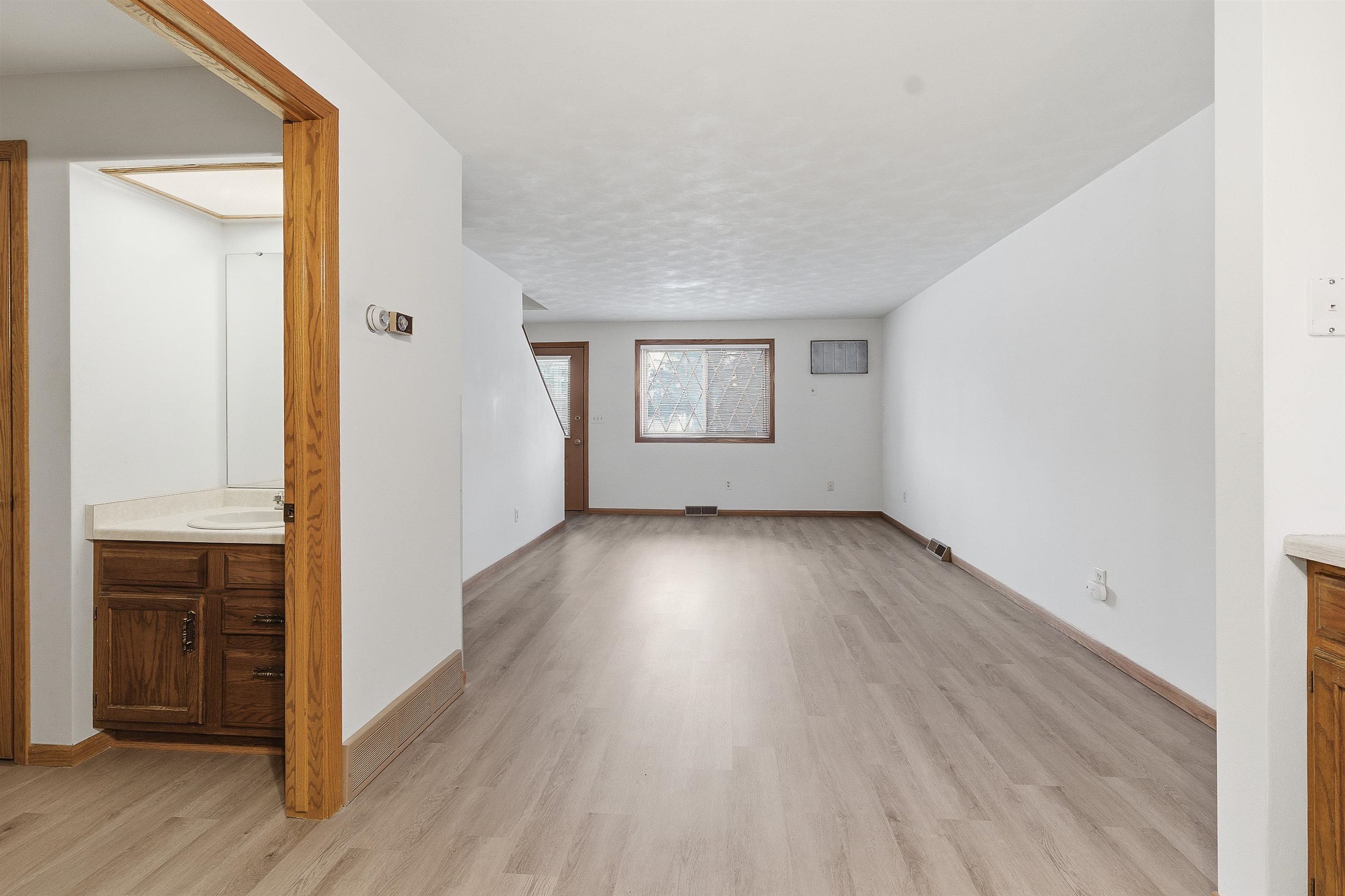 2533 Fond Du Lac Road Oshkosh, WI 54902 - Photo 2 of 19