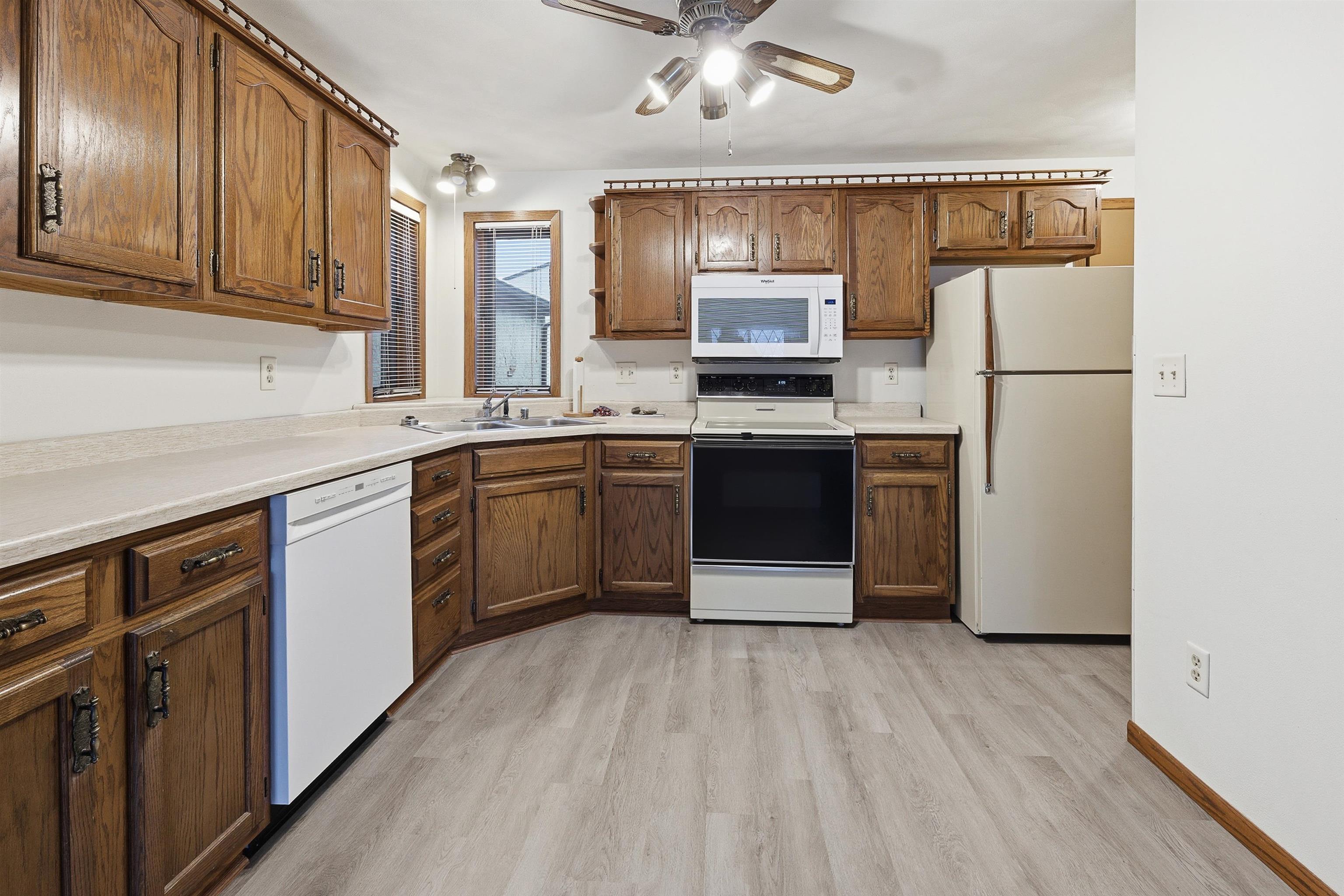 2533 Fond Du Lac Road Oshkosh, WI 54902 - Photo 4 of 19