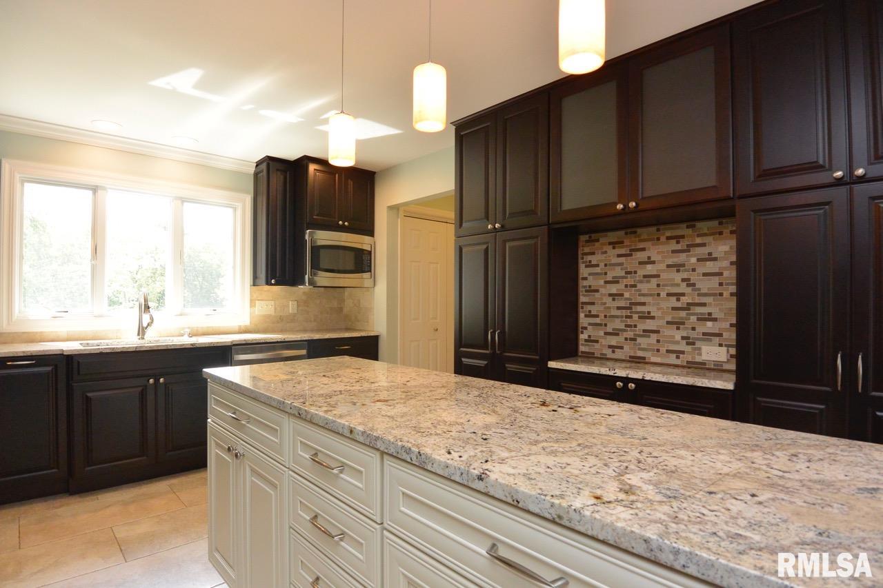 5205 North Rothmere Drive Peoria, IL 61615 - Photo 13 of 36