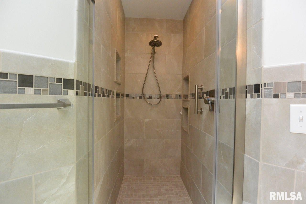 5205 North Rothmere Drive Peoria, IL 61615 - Photo 22 of 36