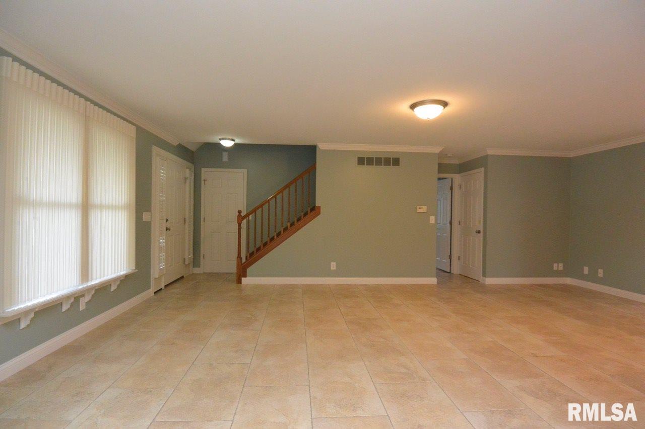 5205 North Rothmere Drive Peoria, IL 61615 - Photo 7 of 36