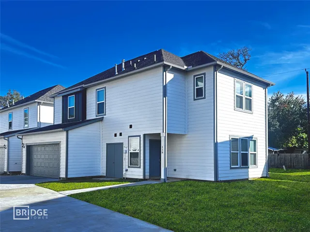 $1,920 | 118 Pecan Lane, Lake Jackson, TX 77566