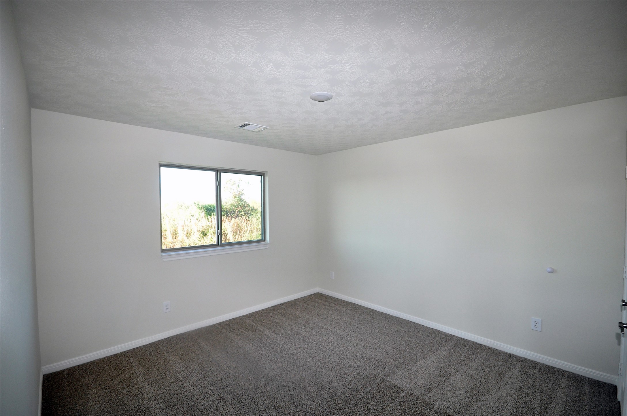 3502 Bahia Road League City, TX 77573 - Photo 19 of 40 an empty room with windows