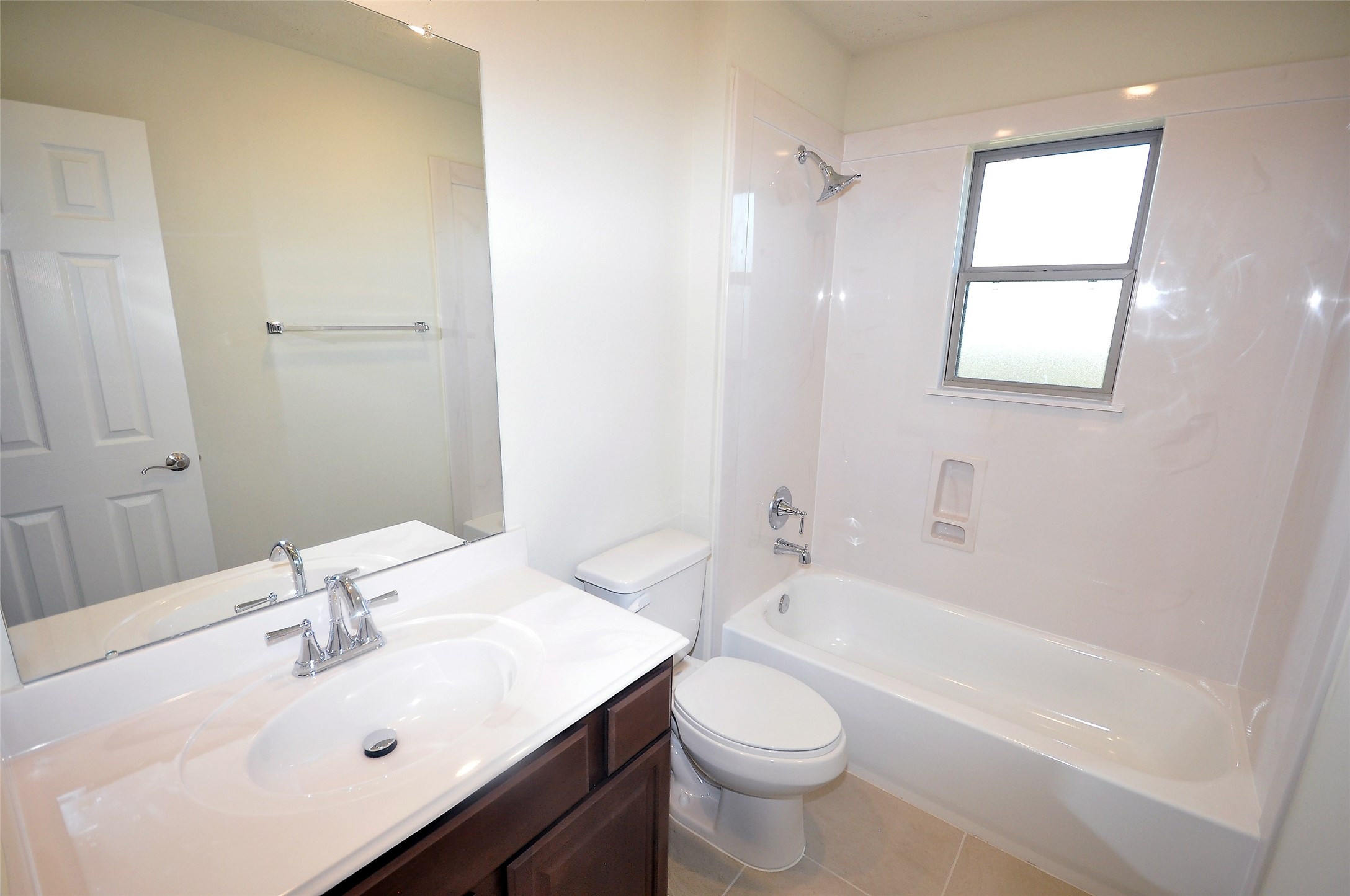 3502 Bahia Road League City, TX 77573 - Photo 20 of 40 a bathroom with a sink toilet and bathtub