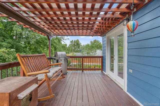 a view of porch with a patio
