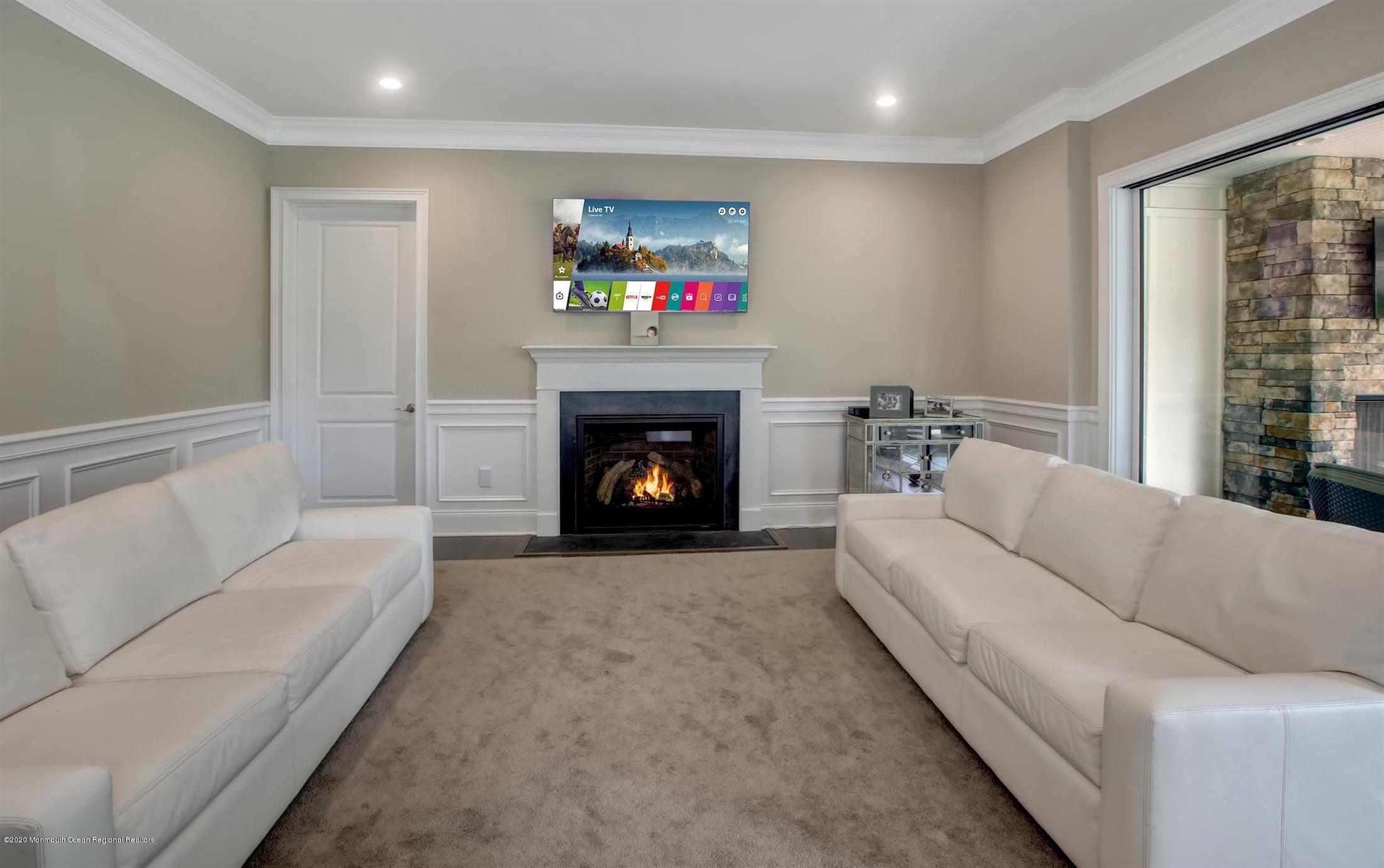 10 Windermere Road Lincroft, NJ 07738 - Photo 22 of 58 20-Family Room