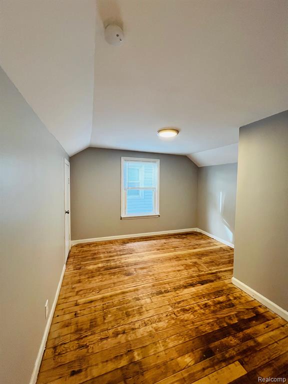 8292 Rivard Avenue Warren, MI 48089 - Photo 16 of 34