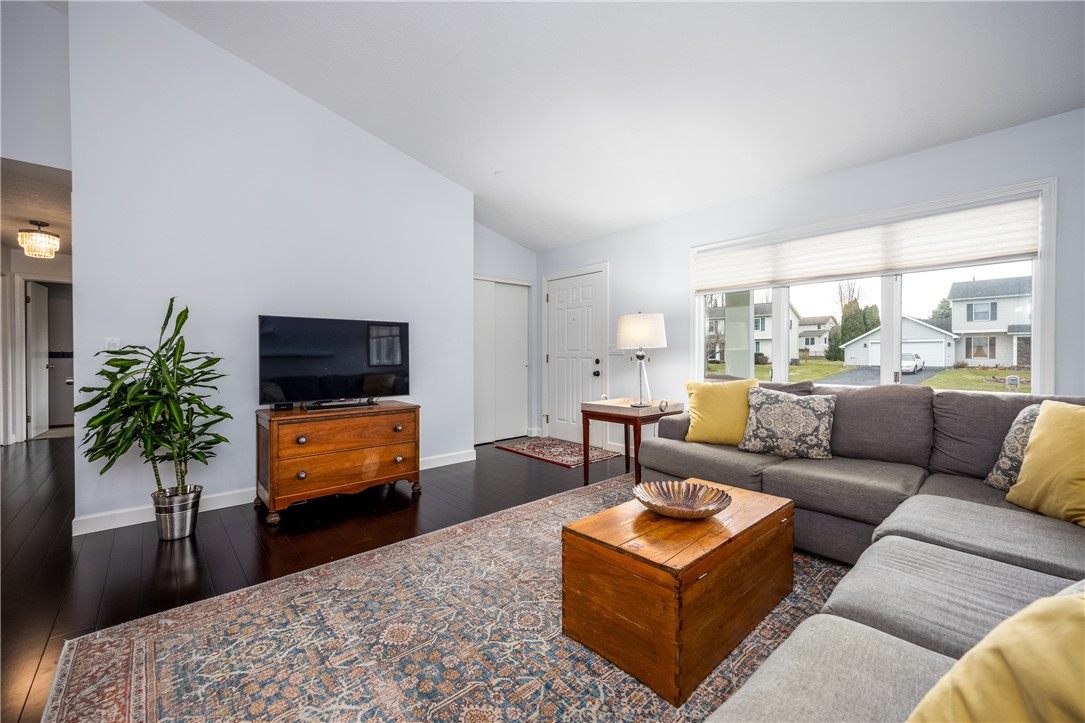 936 Dibbles Trail Webster, NY 14580 - Photo 5 of 47