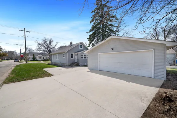 $198,500 | 634 River Lane, Loves Park, IL 61111