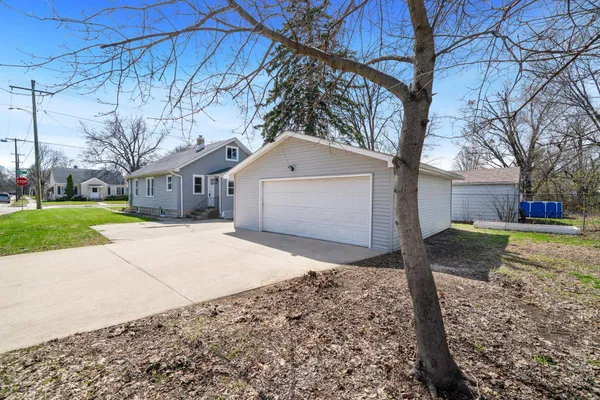 $198,500 | 634 River Lane, Loves Park, IL 61111