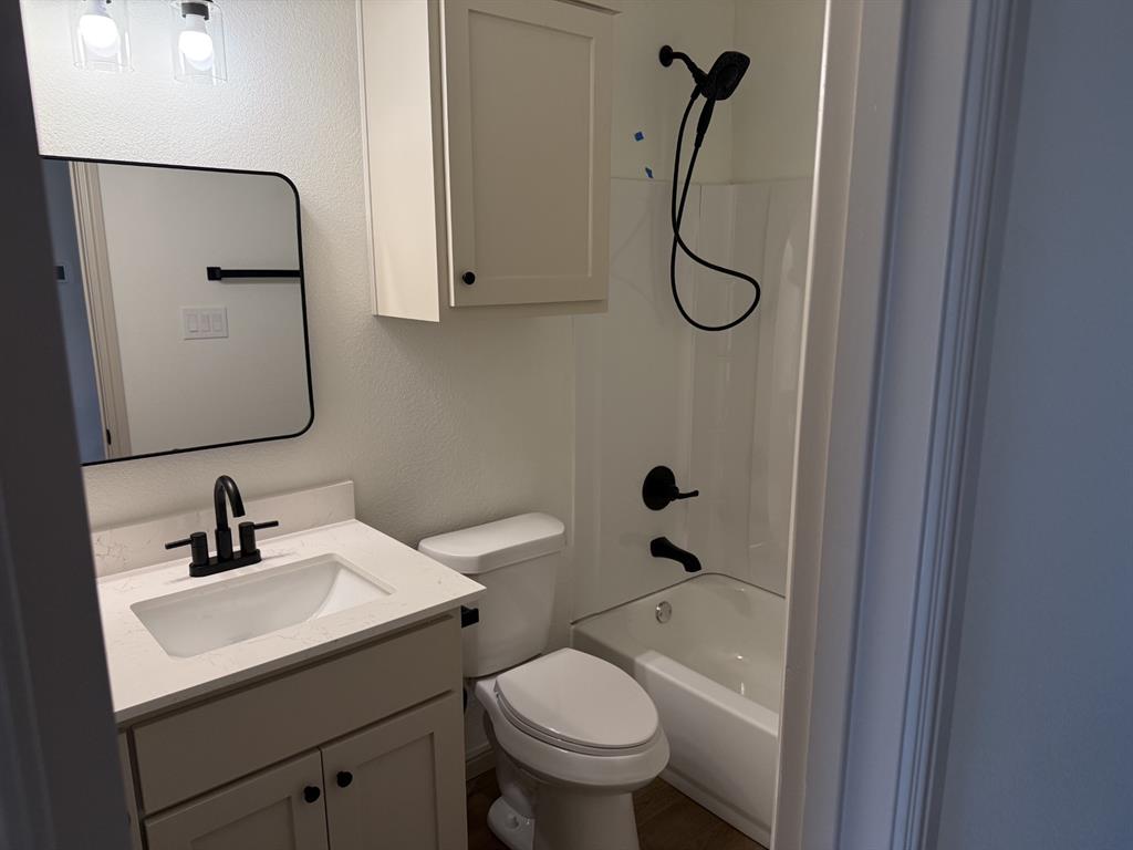 402 North Nolan River Road, Unit B Cleburne, TX 76033 - Photo 8 of 17 Gallery Image 8