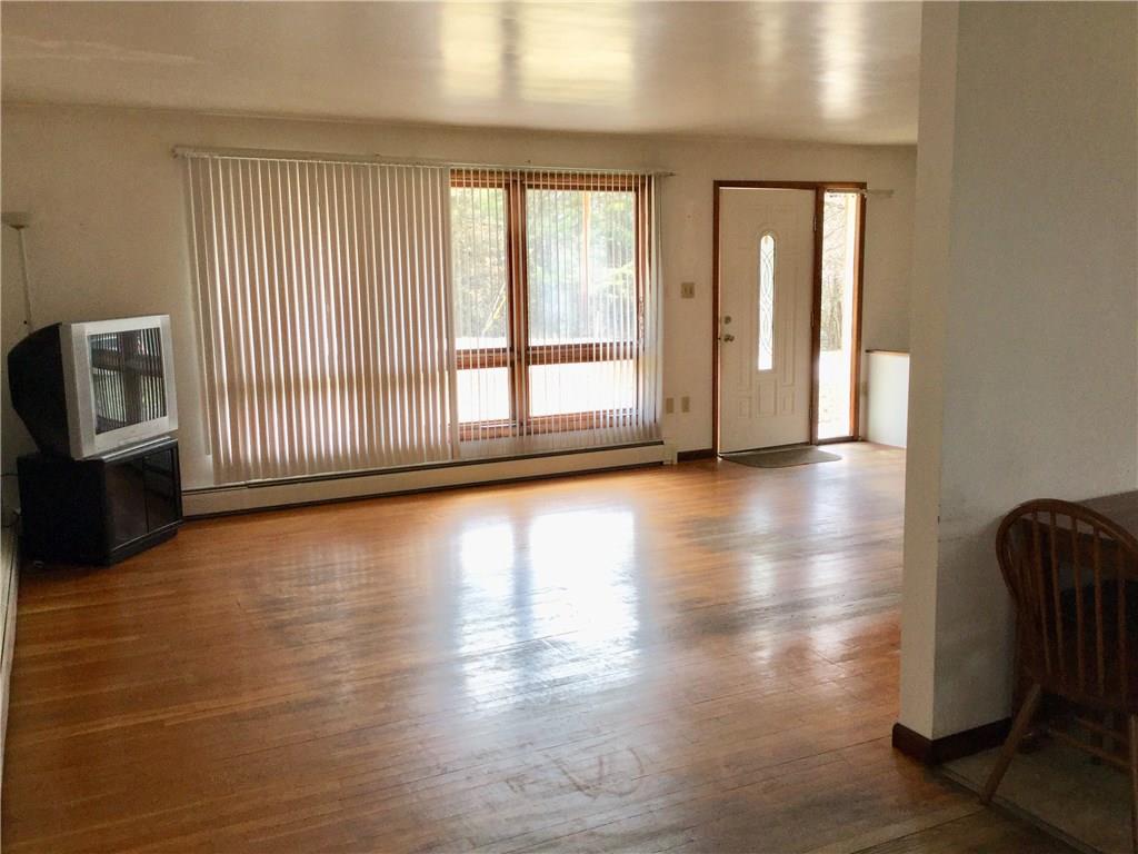643 McKee Road Washington, PA 15301 - Photo 4 of 25