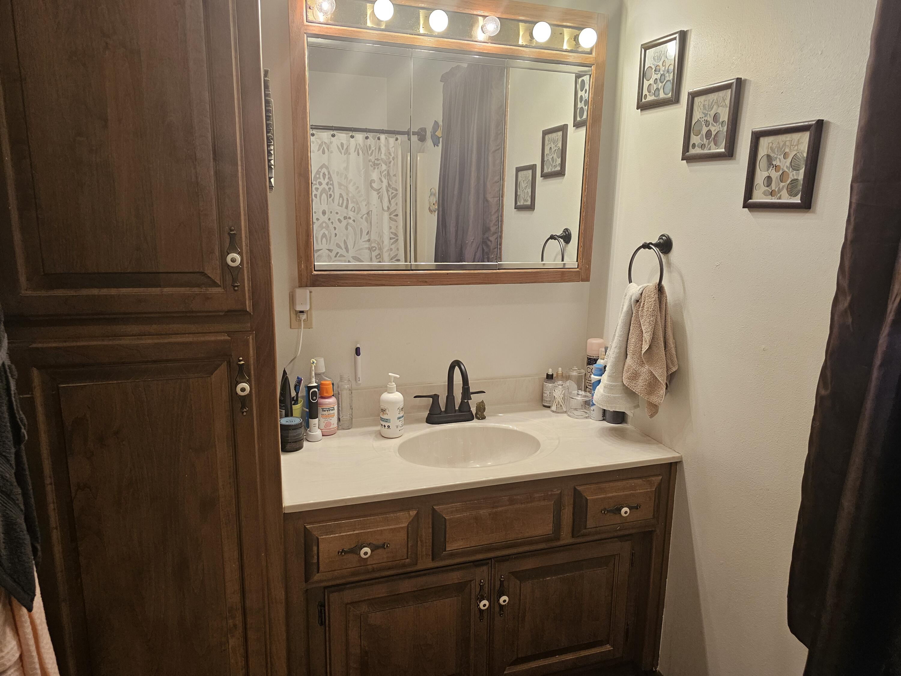 2409 North Rapids Road Manitowoc, WI 54220 - Photo 6 of 23 20260520_172427