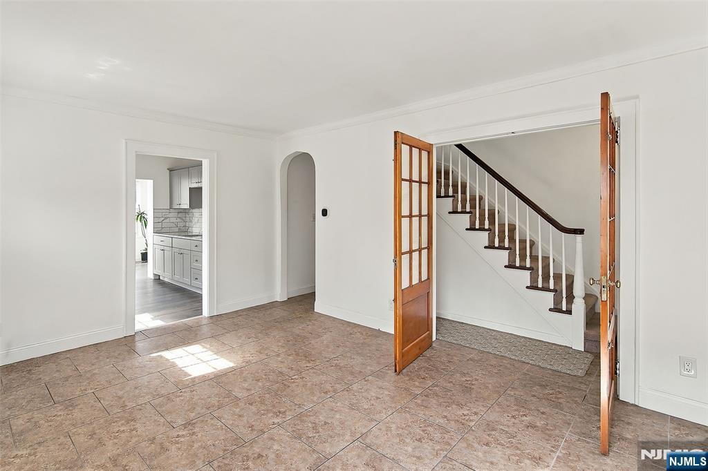 34 East Spring Valley Avenue Maywood, NJ 07607 - Photo 6 of 38 Gallery Image 6