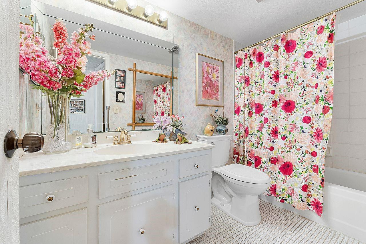 3551 Inverrary Drive, Unit 404 Lauderhill, FL 33319 - Photo 19 of 32 Photo 19