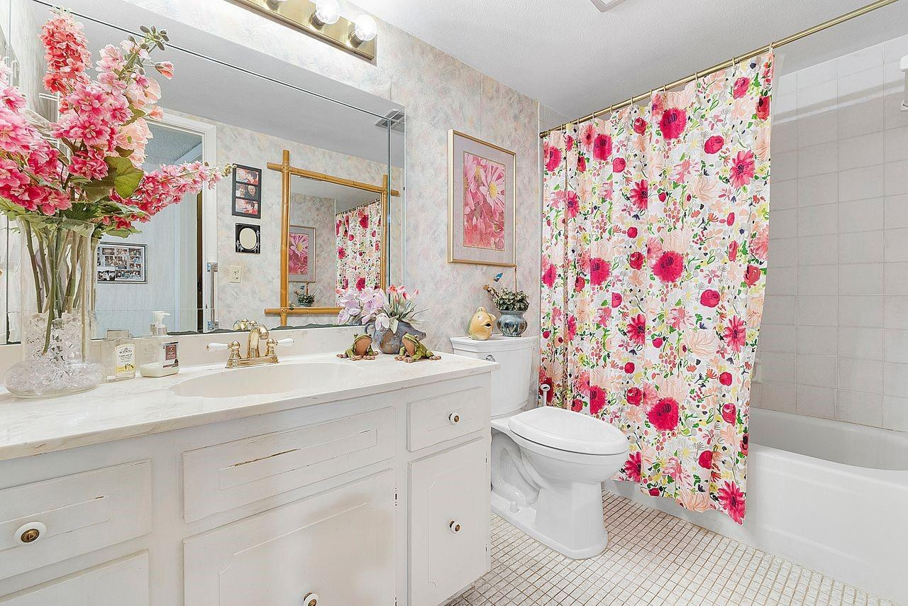 3551 Inverrary Drive, Unit 404 Lauderhill, FL 33319 - Photo 20 of 32 Photo 20