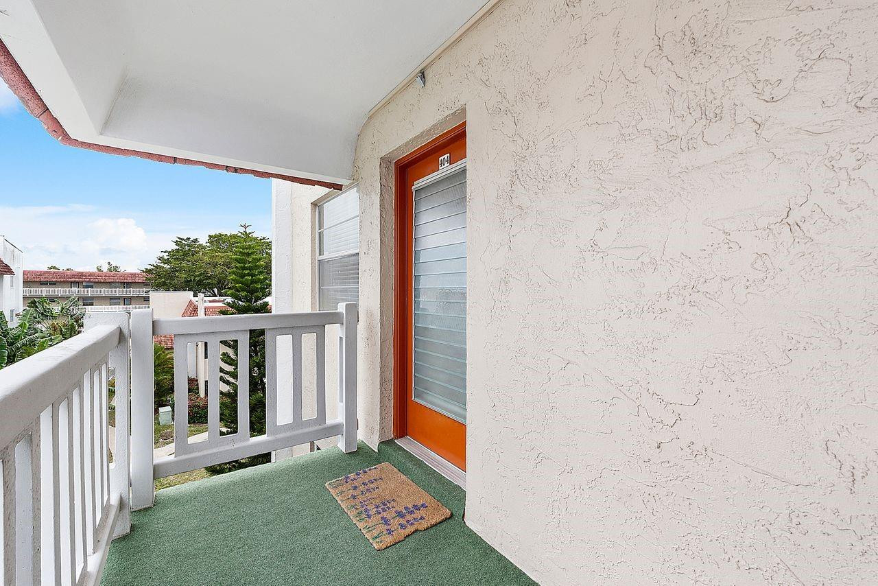 3551 Inverrary Drive, Unit 404 Lauderhill, FL 33319 - Photo 5 of 32 Photo 5