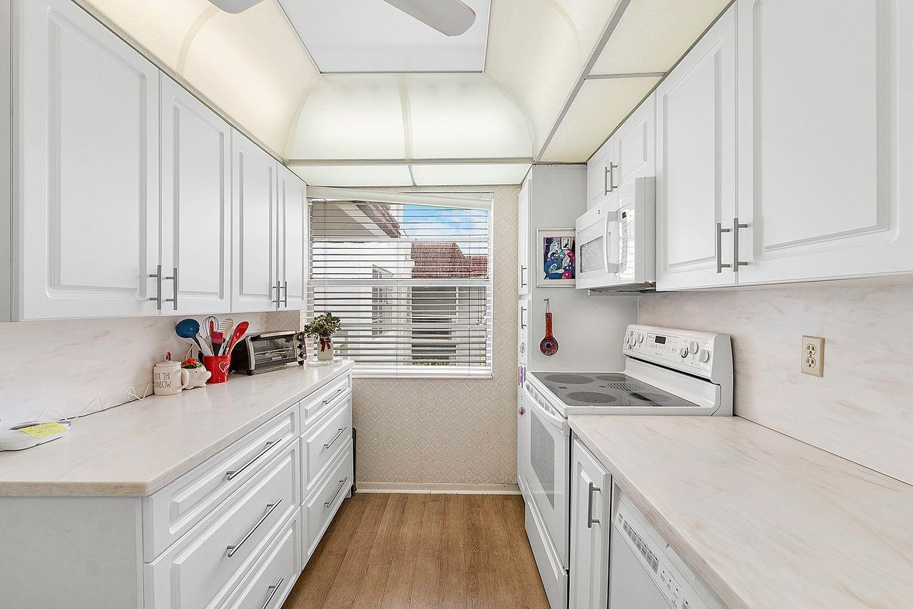 3551 Inverrary Drive, Unit 404 Lauderhill, FL 33319 - Photo 9 of 32 Photo 9