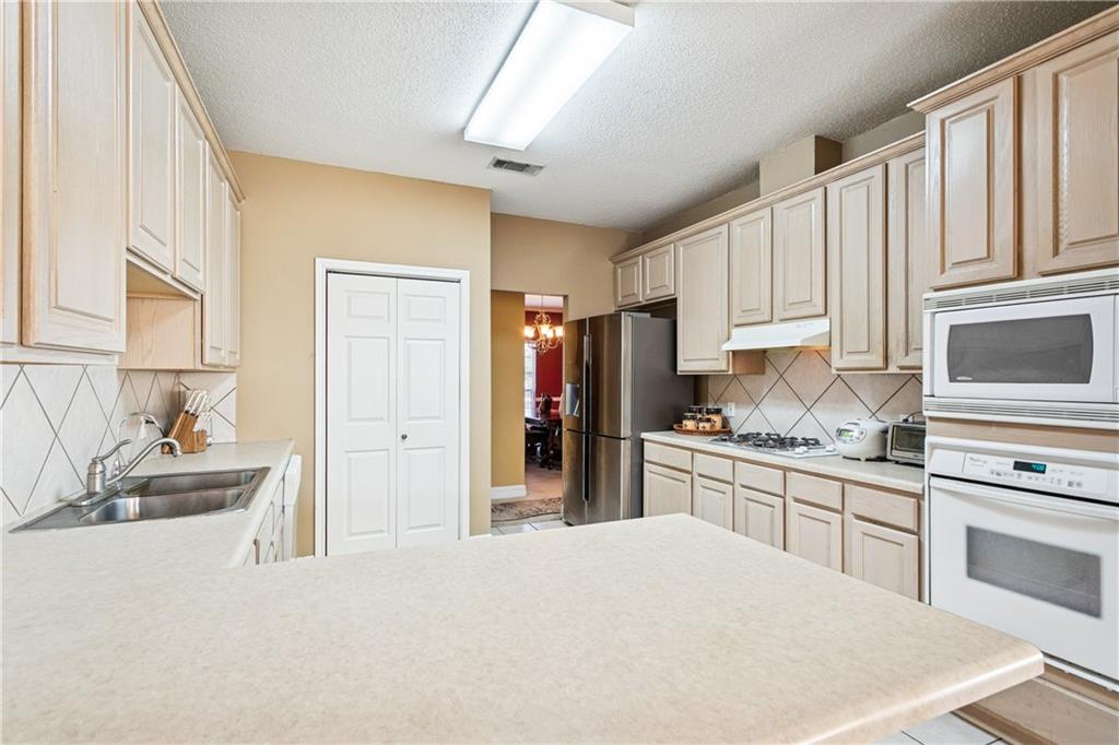 1033 Madeline Lane Slidell, LA 70460 - Photo 4 of 17