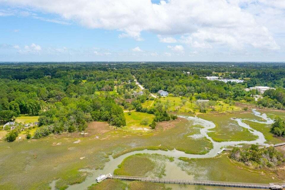 328 Maggie Road Mount Pleasant, SC 29464 - Photo 12 of 29 328 Maggie Rd_27