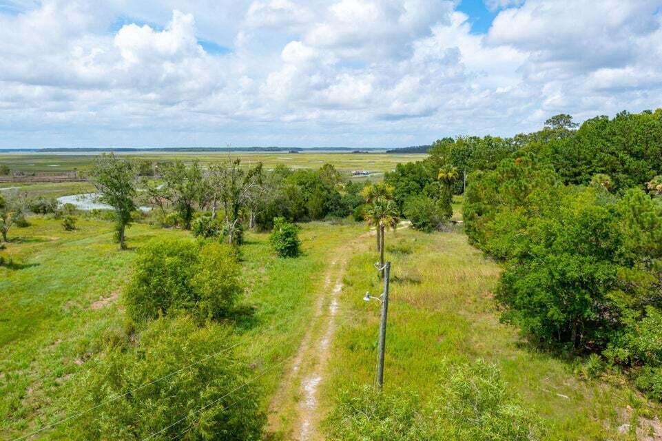 328 Maggie Road Mount Pleasant, SC 29464 - Photo 8 of 29 328 Maggie Rd_25