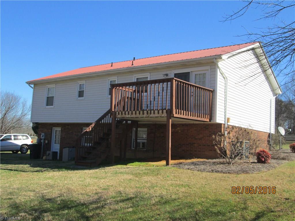 7240 Dennis Road Walnut Cove, NC 27052 - Photo 3 of 12 Gallery Image 3