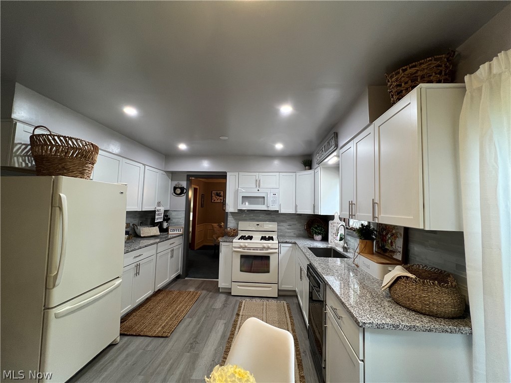 182 Roche Way Youngstown, OH 44512 - Photo 5 of 36 18X12 KITCHEN