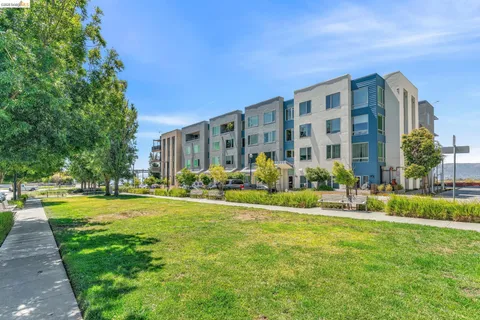 $738,000 | 51 Innes Court, Unit 204, San Francisco, CA 94124