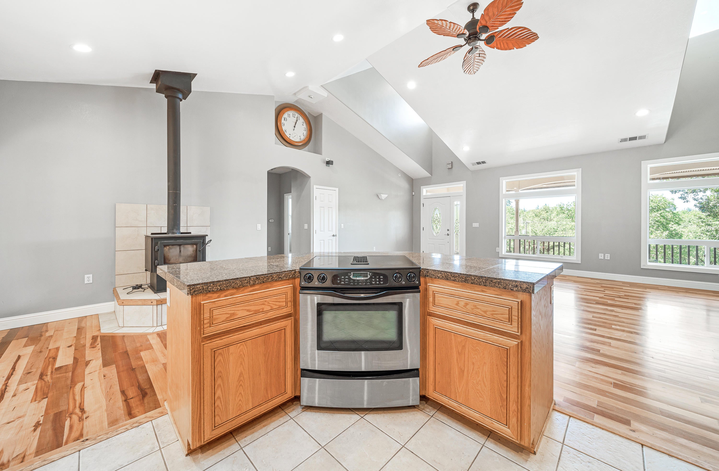 681 Three Pines Road Grants Pass, OR 97526 - Photo 10 of 20 kitchen