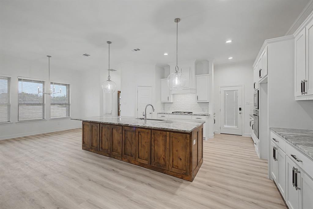 4056 Overlook Way Weatherford, TX 76085 - Photo 12 of 38