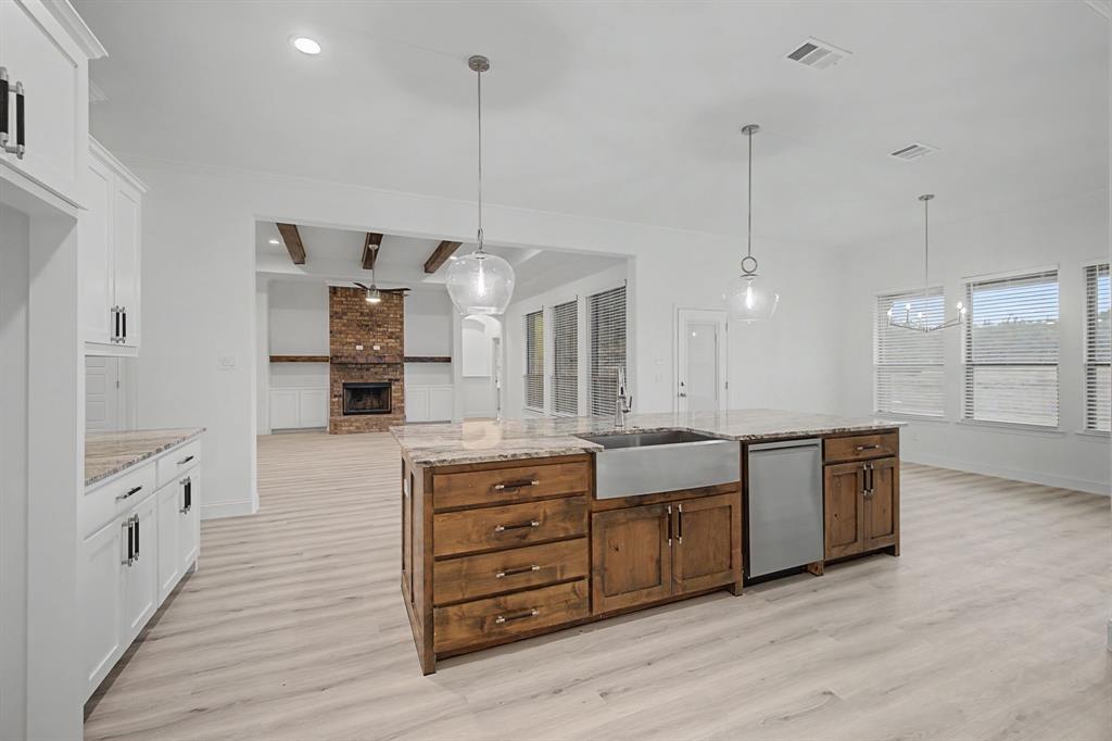 4056 Overlook Way Weatherford, TX 76085 - Photo 13 of 38