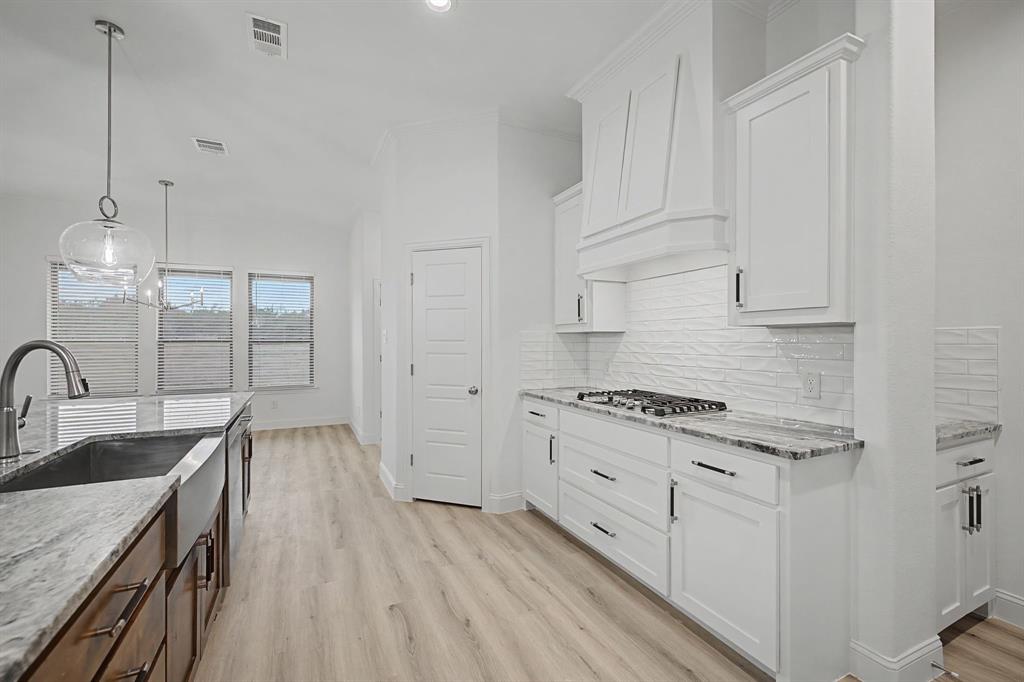 4056 Overlook Way Weatherford, TX 76085 - Photo 14 of 38