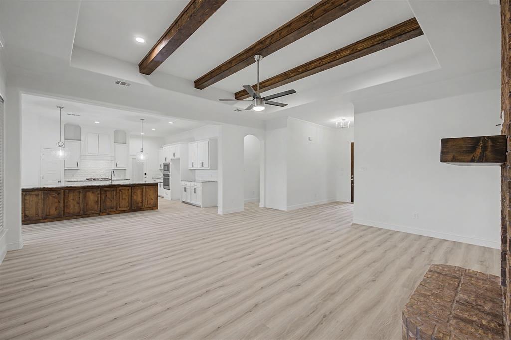 4056 Overlook Way Weatherford, TX 76085 - Photo 9 of 38