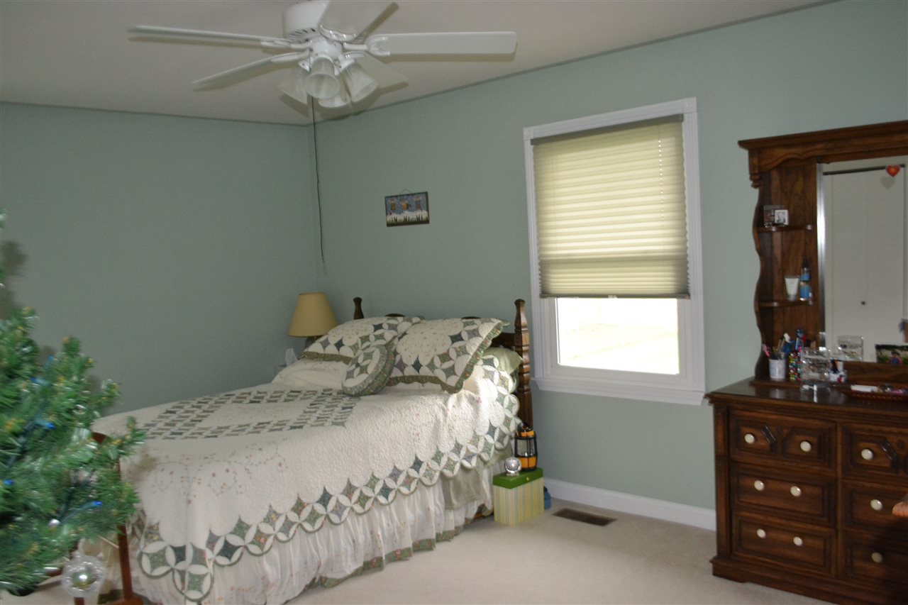 2480 East Stewart Road Midland, MI 48640 - Photo 7 of 31