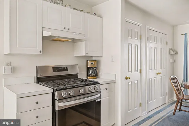 $379,000 | 606 Julian Drive West, Warminster, PA 18974